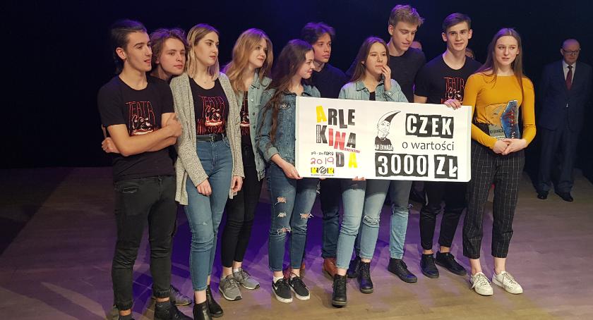 Teatr Nieskromny wygrywa Arlekinadę