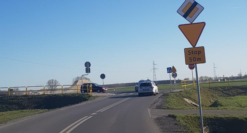 Nieoświetlone skrzyżowanie w Inowrocławiu