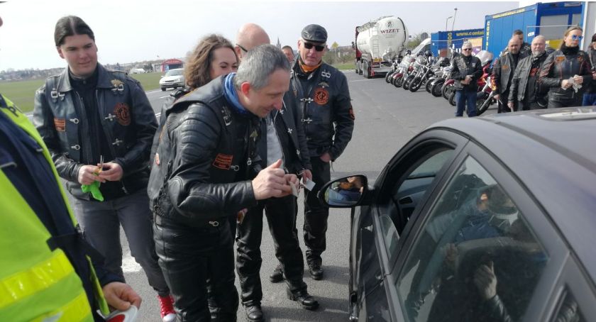 Patrz w lusterka motocykle są wszędzie