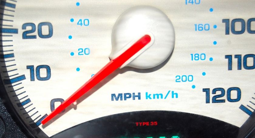 Jechał w terenie zabudowanym 110 km/h