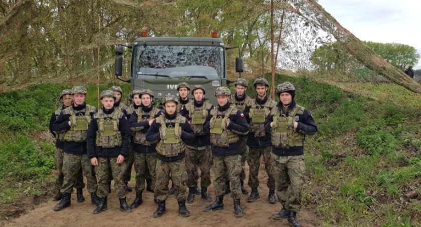 Szkolą się na poligonie