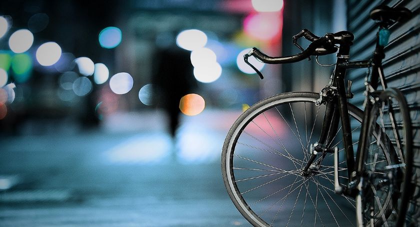 Jeżdżąc na rowerze pamiętajmy o przepisach 