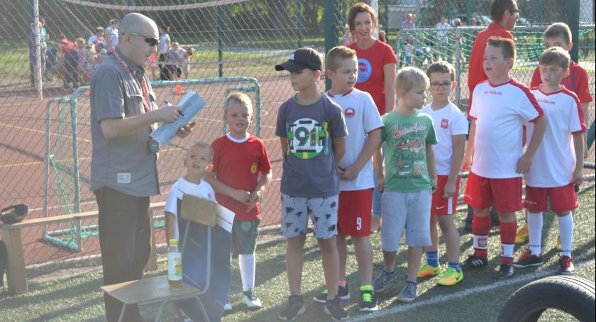 Pożegnanie wakacji na sportowo na „Orliku”