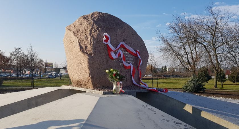 Odsłonili obelisk poświęcony PCK