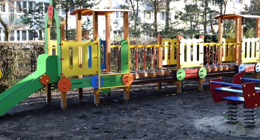 Nowy plac zabaw na terenie Szkoły Podstawowej nr 8