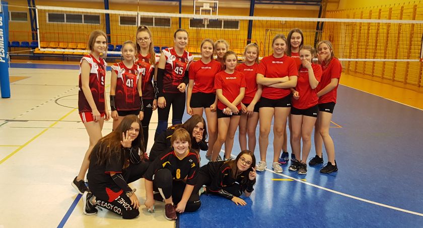 Siatkarki Szkoły Podstawowej nr 14 w Inowrocławiu w Półfinale Mistrzostw Woj.Kuj.-Pom.