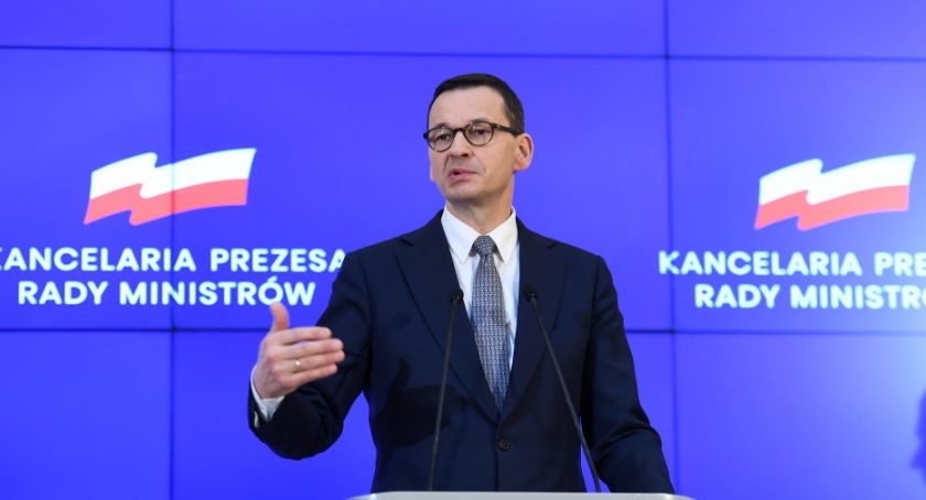 Premier: podjęliśmy decyzję o odwołaniu wszystkich imprez masowych
