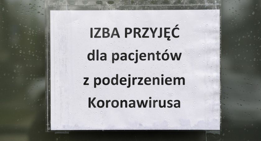 Strona pacjent.gov.pl obala mity o koronawirusie i wyjaśnia, czym jest COVID-19