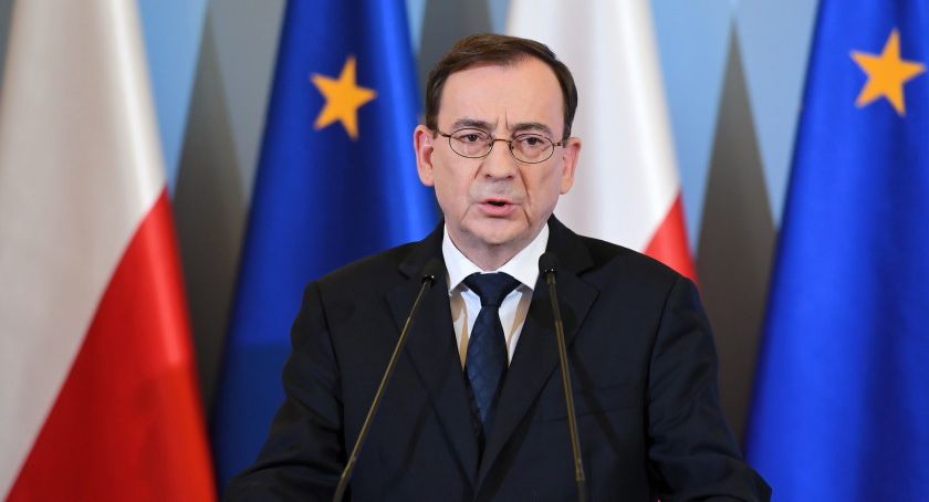Szef MSWiA: przywracamy kontrole na granicach Polski; dla cudzoziemców są zamknięte