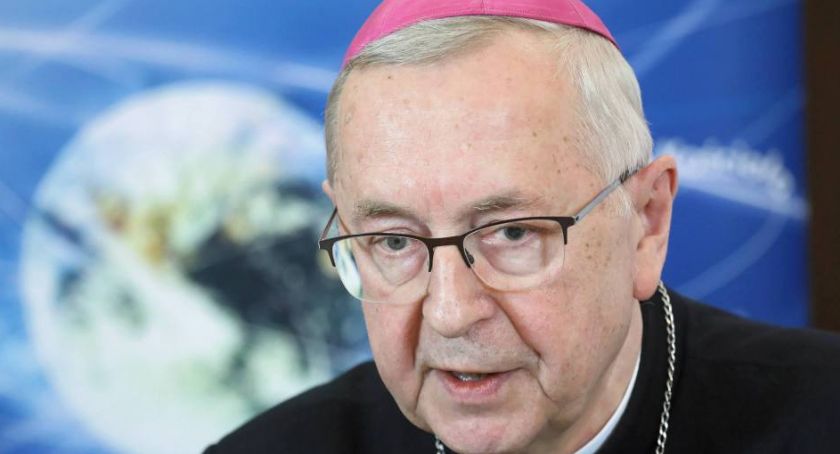 Przewodniczący KEP: stosujmy się do rozporządzenia władz, by na mszy św. przebywało do 50 osób