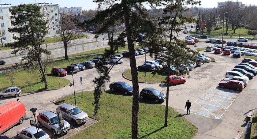 Parking przed starostwem zostanie wyremontowany