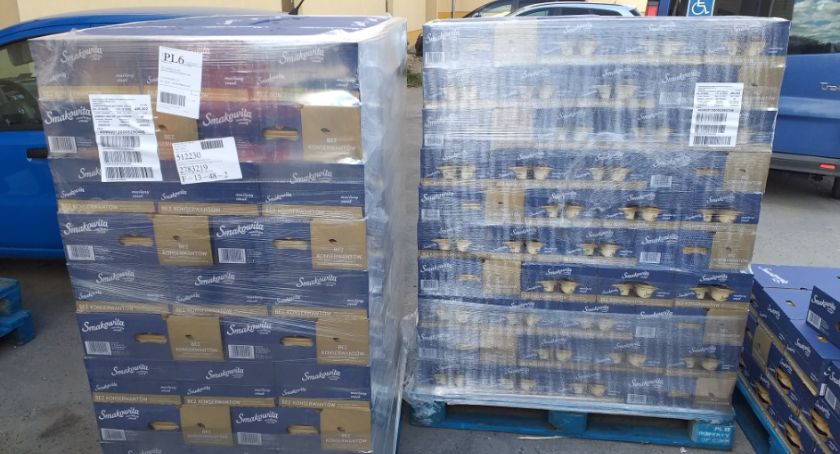 Tablety i produkty żywnościowe trafiają do placówek Powiatu Inowrocławskiego