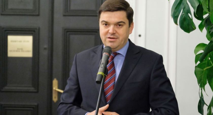 Rzecznik MZ: wzrost zakażeń koronawirusem wiąże się z wykryciem trzech nowych ognisk