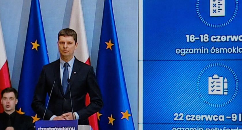 Piontkowski: zamknięcie szkół przedłużone do 24 maja