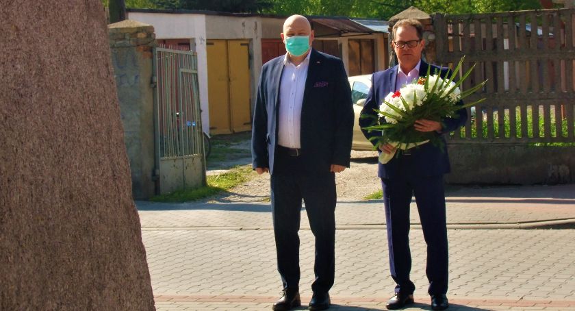 Radni złożyli kwiaty