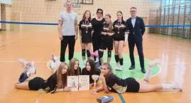 Siatkarski Sukces! Dziewczęta z SP nr 5 Mistrzyniami&hellip;