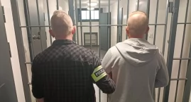 Atak na policjantów, 49-latek trafił do aresztu