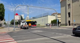 Będą wymieniać asfalt na skrzyżowaniu