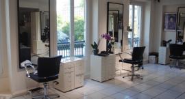 Meble fryzjerskie i wyposażenie salonu