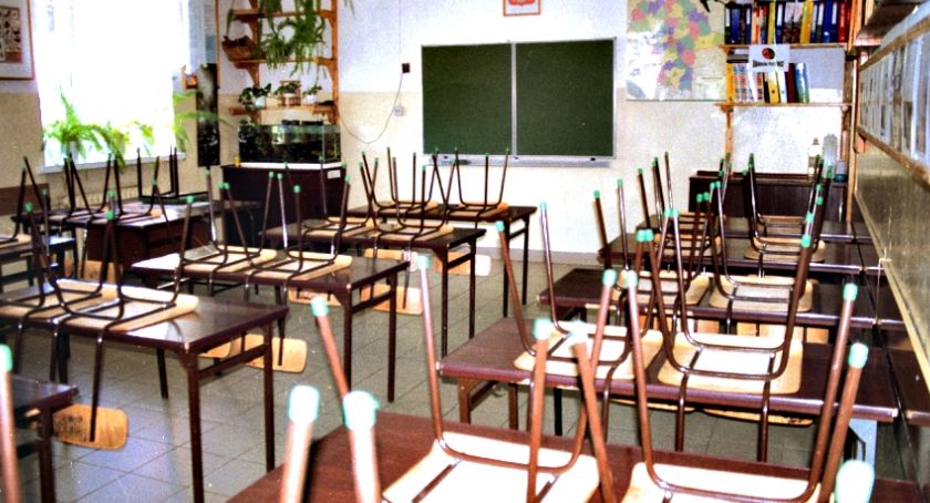 Co z zajęciami w klasach I-III? Zobacz jak jest u ciebie - raport ze wszystkich naszych samorządów