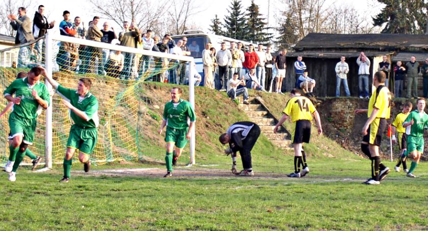 RetroPiłka - kwiecień 2005 - Sona Nowe Miasto