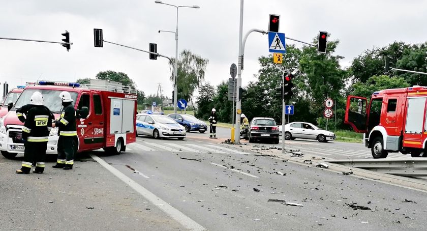 Jeszcze o wypadku w Kroczewie - obaj kierowcy twierdzą, że mieli zielone światło