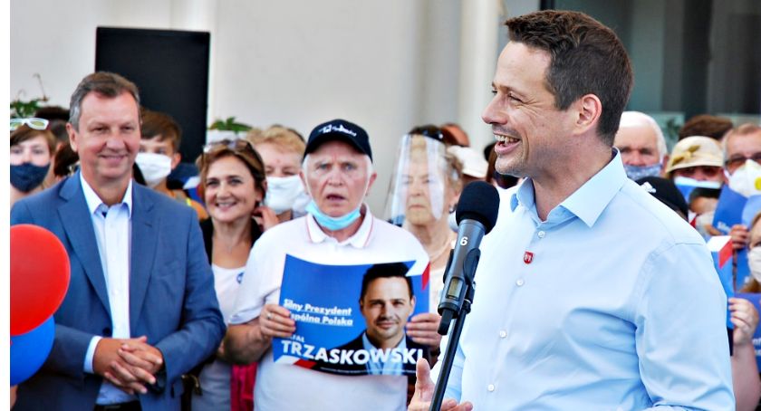 Rafał Trzaskowski wiecował na tarasie płońskiego MCK
