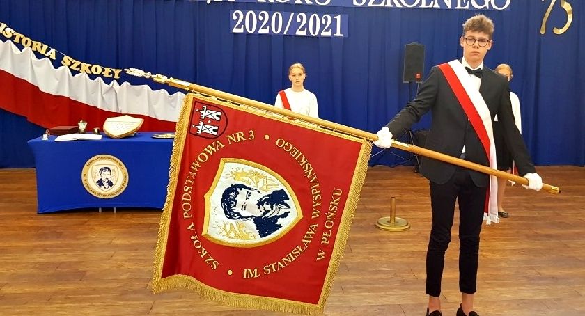 Nowy sztandar na 75-lecie płońskiej trójki