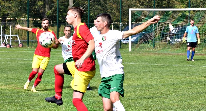 Emocje, walka, gole - derby „z temperaturą” ostatecznie na remis
