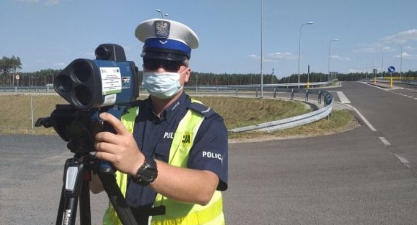 Kolejni kierowcy bez prawka za prędkość w zabudowanym