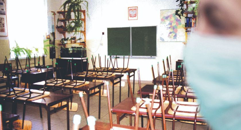 Kolejna zarażona nauczycielka - tym razem na zdalne nauczanie przechodzą trzy klasy SP Baboszewo