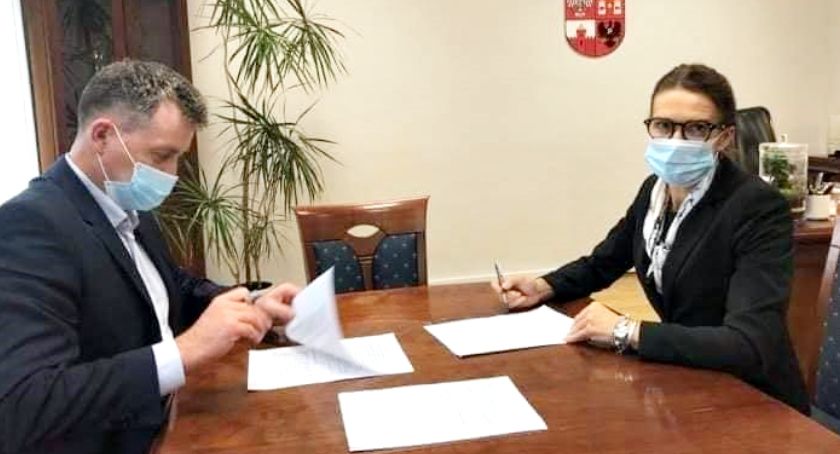 4,5-milionowe dofinansowanie na budowę hali sportowej przy ZS 1 w Płońsku już podpisane
