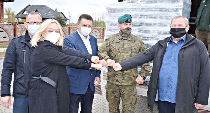 Znicze zapłoną w miejscach pamięci