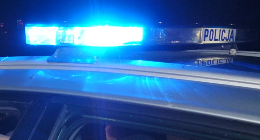 Zwłoki mężczyzny w rowie melioracyjnym w Strachówku - tożsamość na razie nie znana