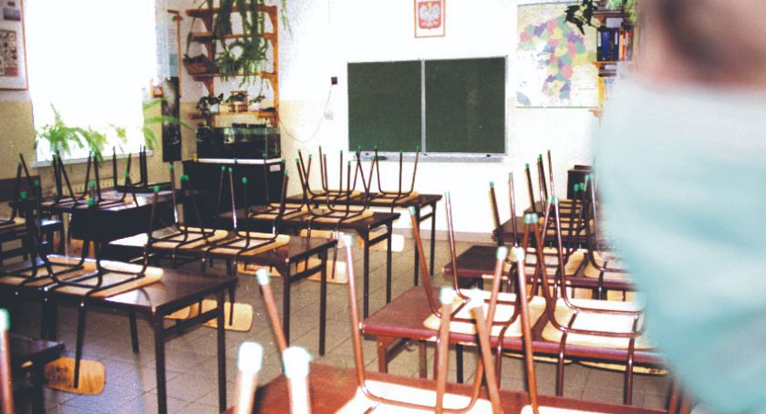 Zrozumieć covidowski matriks cz. V - hipokryzja rządzących, czyli klasy I-III wracają a biznesy nadal zamknięte!