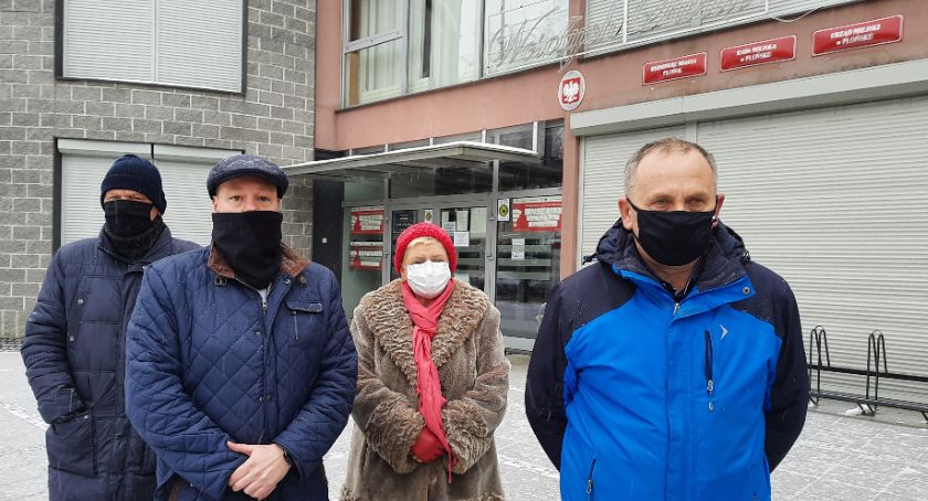 Radni PiS złożyli wniosek do NFZ o kontrolę, w związku ze szczepieniem poza kolejnością burmistrza Płońska