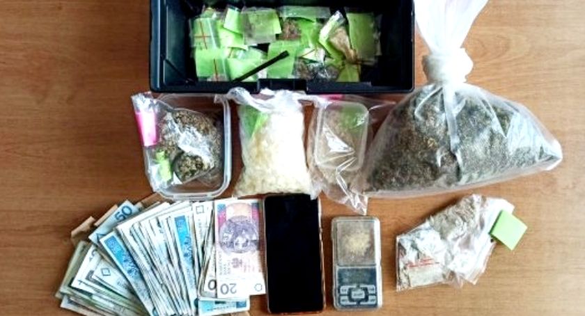 Pół kilograma narkotyków w mieszkaniu 30-latka