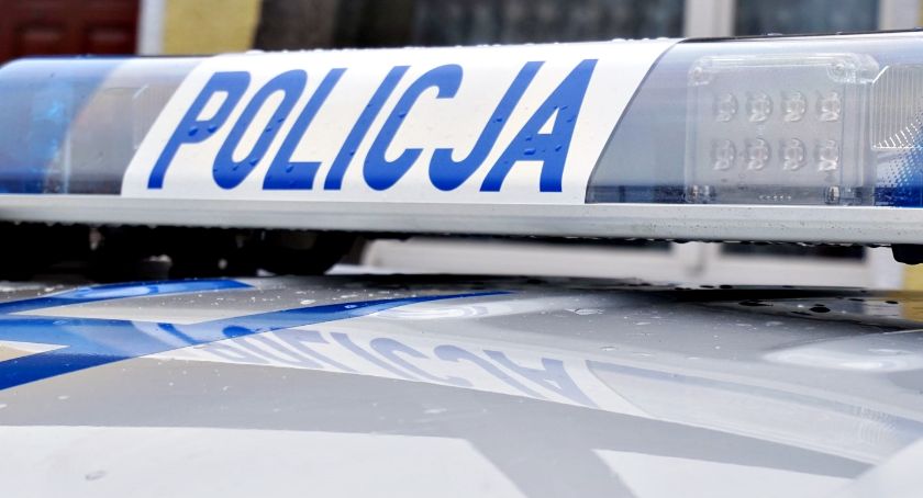 Jazda „wężykiem” na stacji paliw - czujny obywatel zabrał kierowcy kluczyki