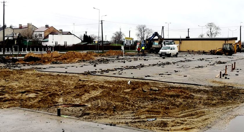 Modernizują mały targ