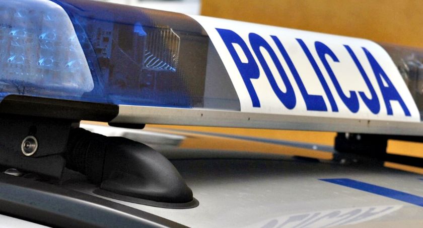 Poszukiwani: kobieta, mężczyzna i dwóch nastolatków w rękach policji