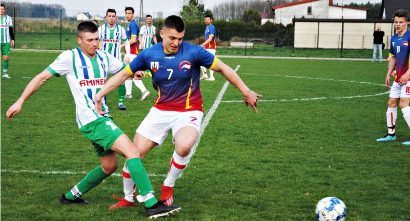 Orlęta lepsze od Wkry w pierwszych wiosennych derbach. Nieudany wyjazd Korony