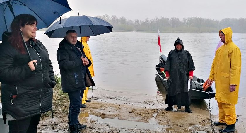 Pogoda pokrzyżowała szyki - poświęcenie łodzi i Różaniec Wiślany przełożone