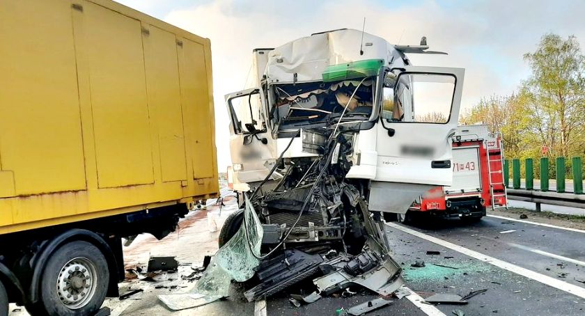 Aż 16 weekendowych zdarzeń drogowych - policja apeluje o ostrożność!