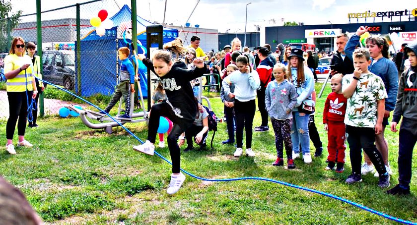 Piknik dla dzieci przy altanie „Płońsk się dzieli” - foto