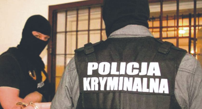 Brał udział w oszustwie „na policjanta” - teraz zatrzymała go prawdziwa policja