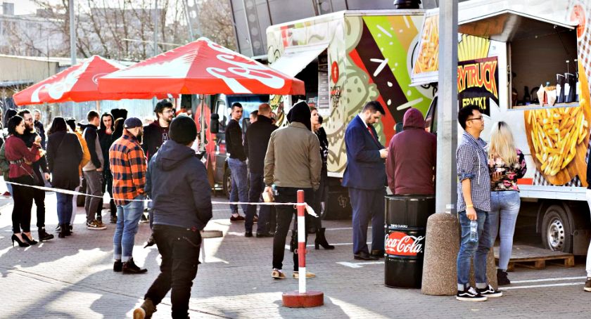 Uczta uliczna, czyli FOOD COURT W PŁOŃSKU!