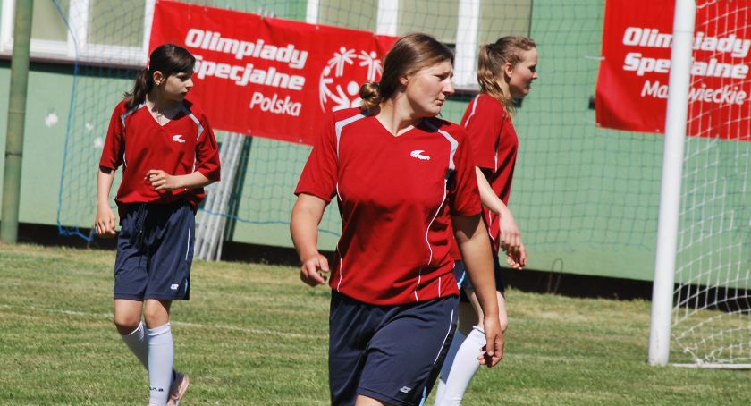 Zwycięstwo chłopców i drugie miejsce dziewcząt płońskiego Olimpijczyka na mazowieckim turnieju piłkarskim