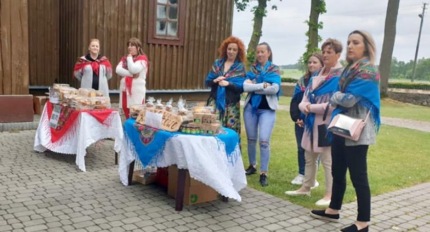 Słodka (kiermasz ciast) inicjatywa w Uniecku - dla Jagódki zebrano blisko 7 tysięcy złotych