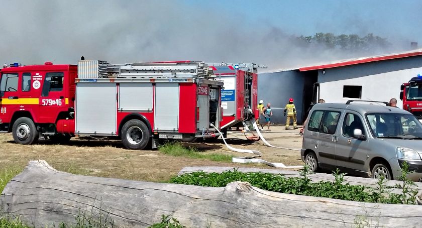 Potrzebna pomoc po dużym pożarze hali gospodarczej w Garwolewie