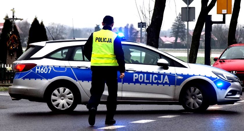 Policyjne podsumowanie weekendu - pijani, bez prawka i dwóch poszukiwanych